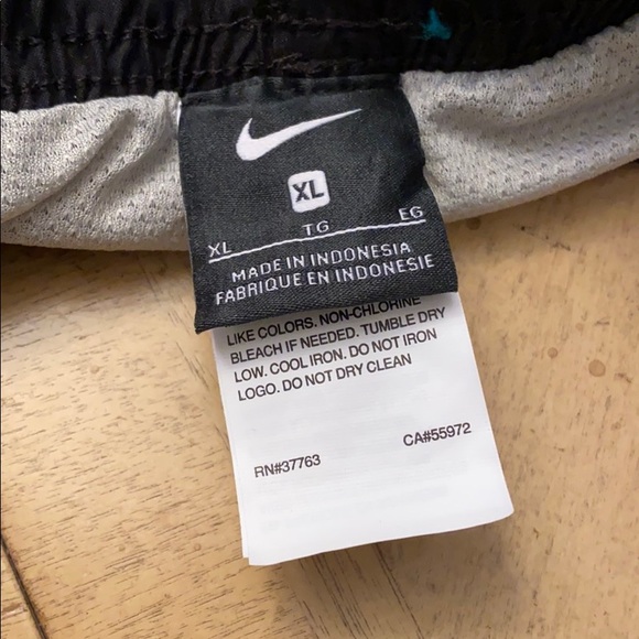 Nike 9” Swim Trunks NWT - Picture 9 of 9